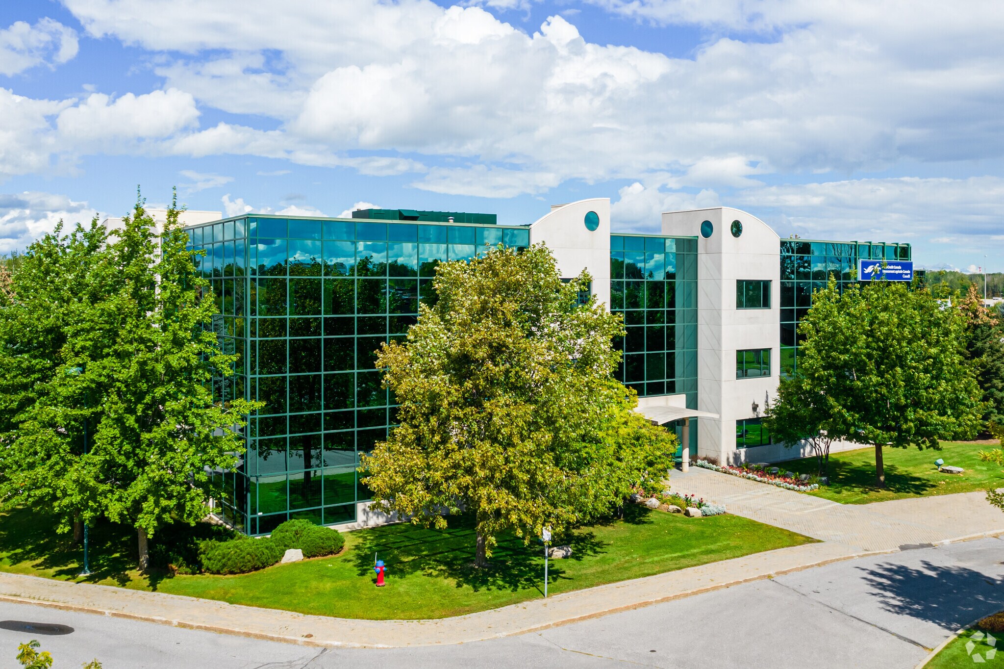 309 Legget Dr, Ottawa, ON à louer Photo du bâtiment- Image 1 de 6