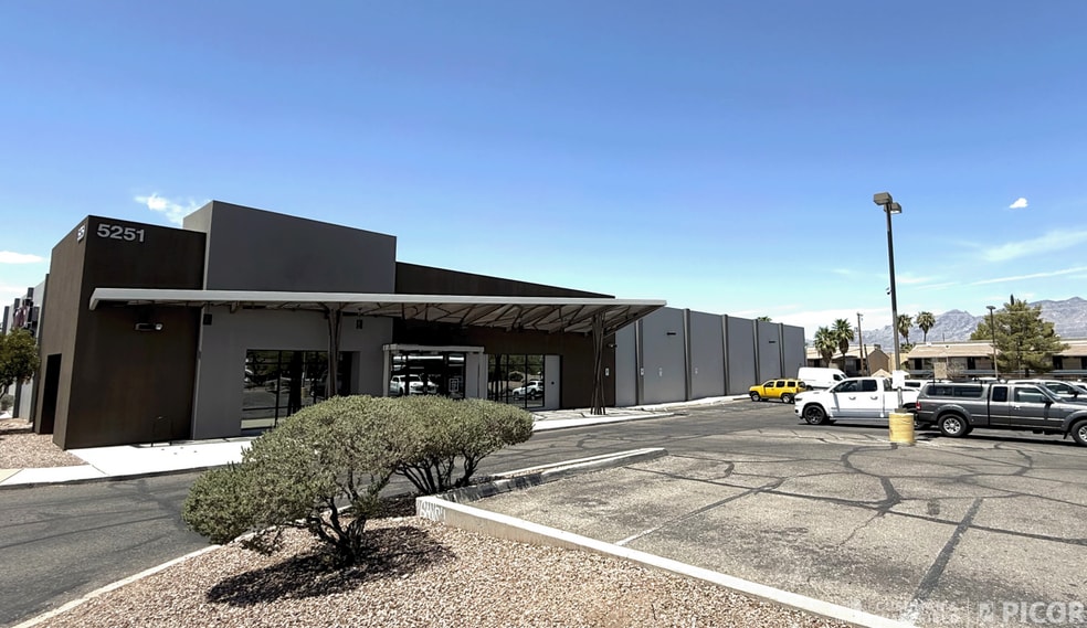 5251 E Speedway Blvd, Tucson, AZ for sale - Building Photo - Image 2 of 13