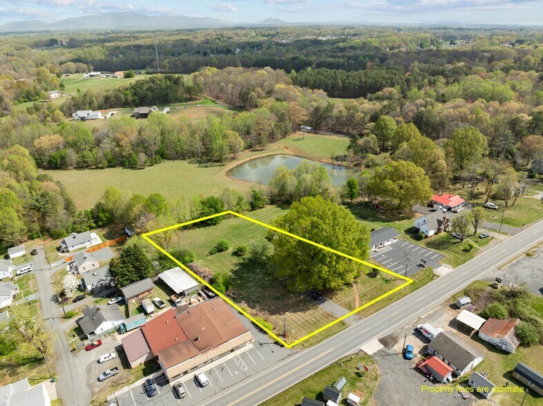 313 E King St, King, NC for sale - Primary Photo - Image 1 of 8