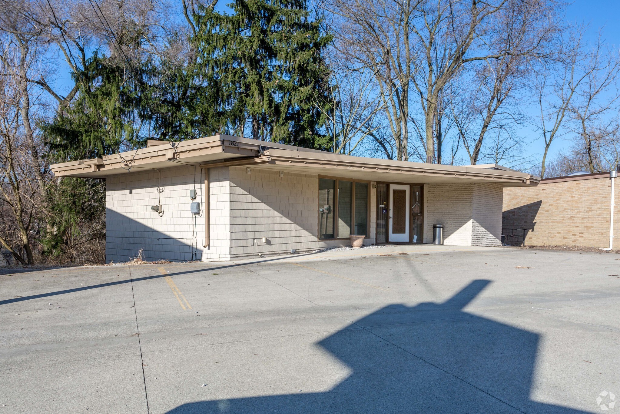 1821 Fulton Dr NW, Canton, OH à vendre Photo principale- Image 1 de 9