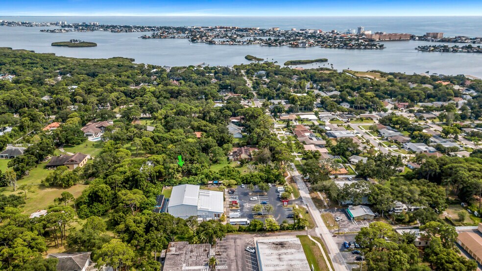 7633 131st St, Seminole, FL à vendre - Photo du bâtiment - Image 3 de 12