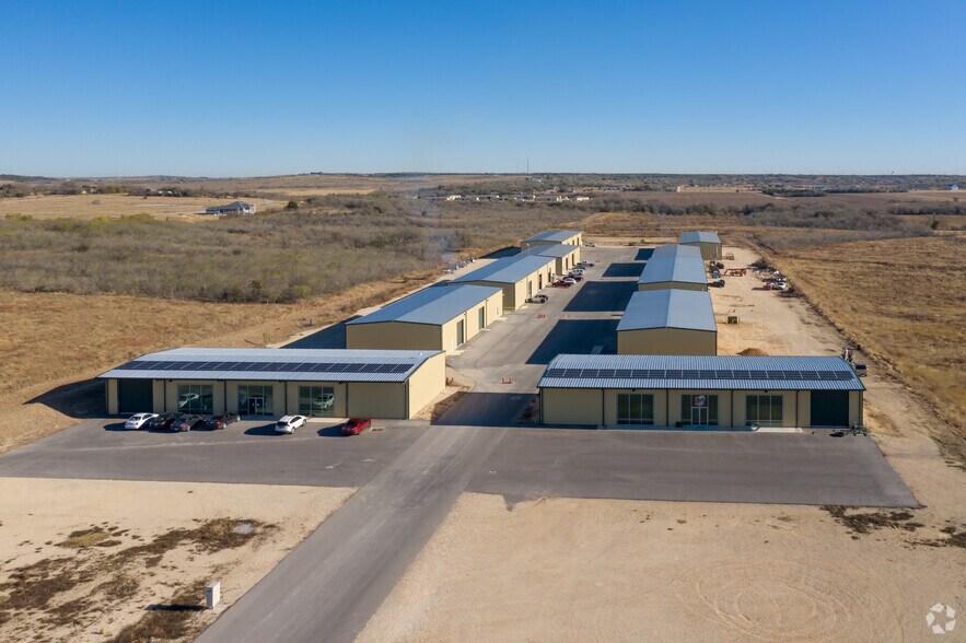 721 Rohde Rd, Kyle, TX à louer - Photo du bâtiment - Image 1 de 5