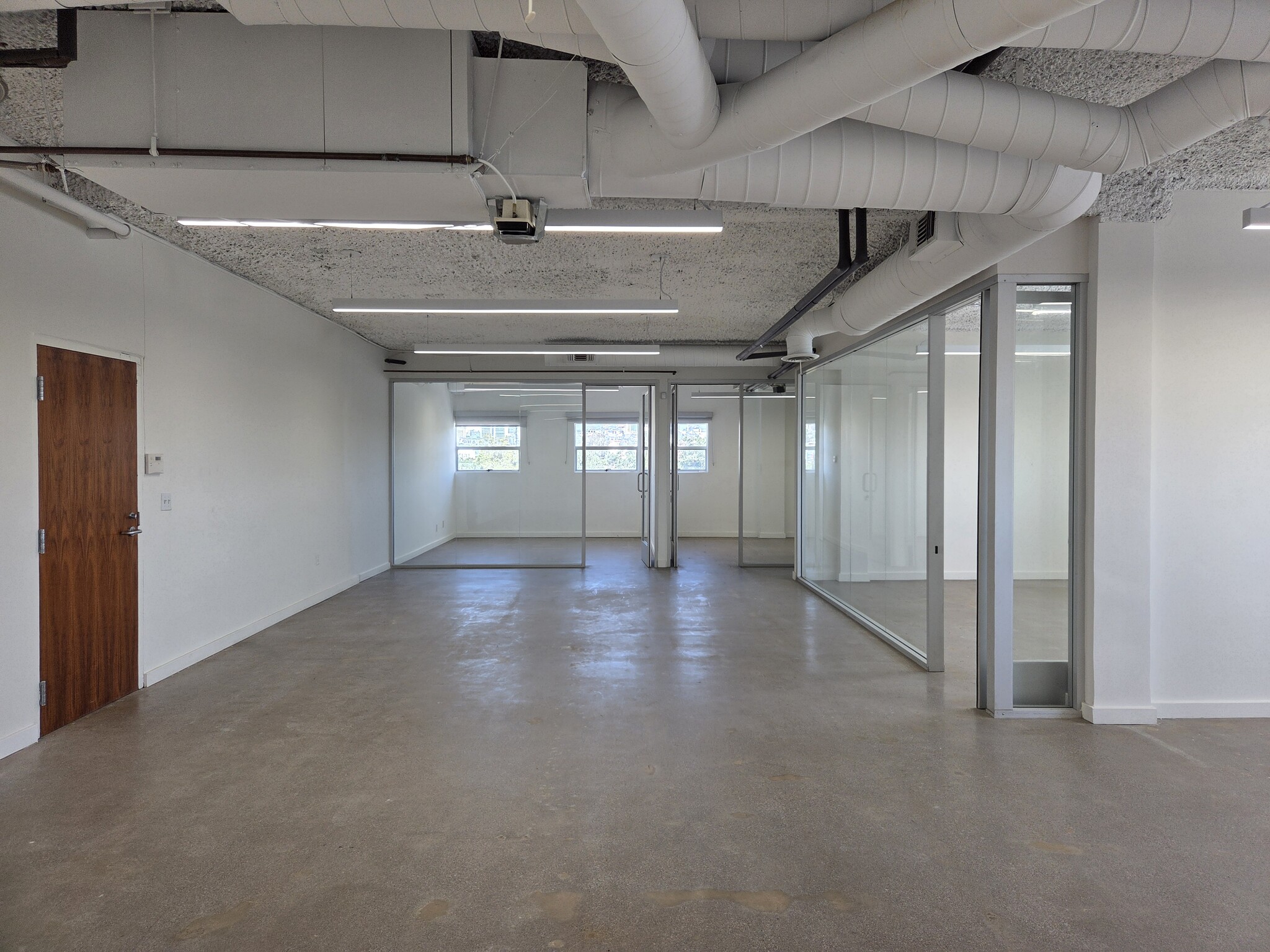 8455 Beverly Blvd, Los Angeles, CA for lease Interior Photo- Image 1 of 6