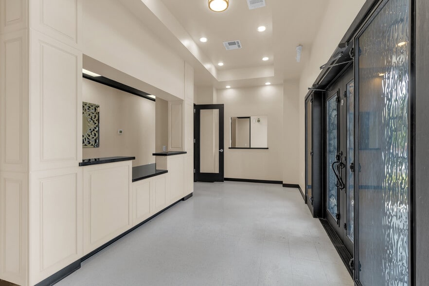 1125 Cypress Station Dr, Houston, TX for lease - Interior Photo - Image 3 of 31