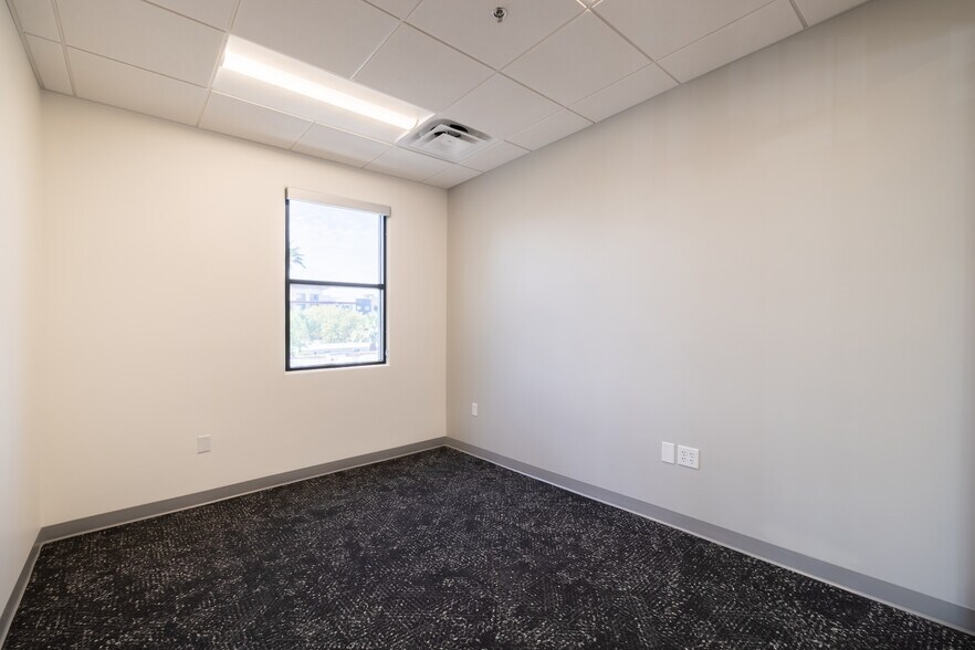 88 S San Marcos Pl, Chandler, AZ for lease - Building Photo - Image 2 of 11