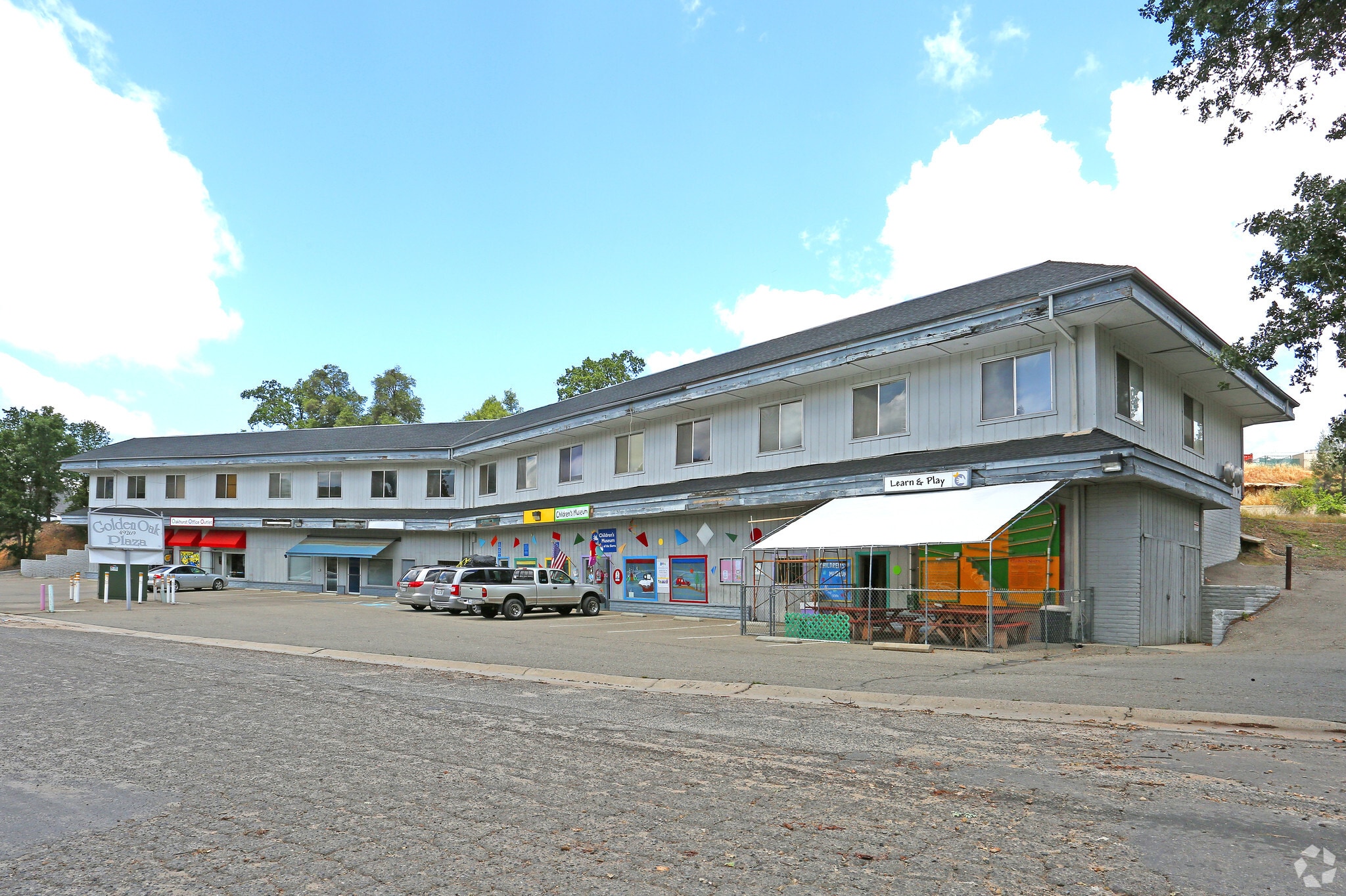 49255-49269 Golden Oak Dr, Oakhurst, CA for lease Primary Photo- Image 1 of 5