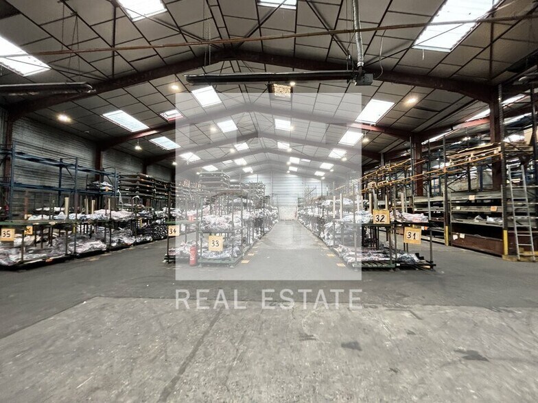 Flex in Villeurbanne for lease - Building Photo - Image 3 of 11