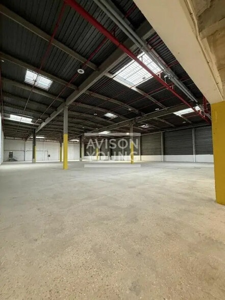 Flex in Rosny-sous-Bois for lease - Building Photo - Image 1 of 8