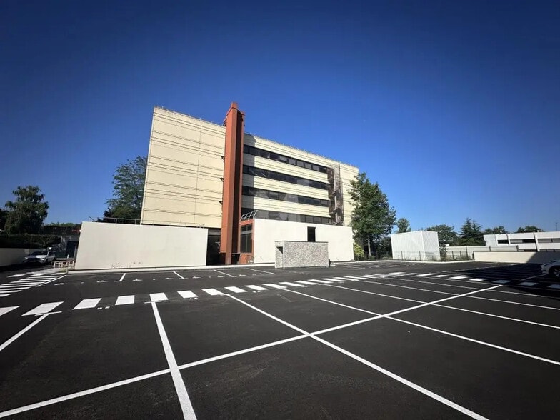 Office in Évry-Courcouronnes for lease - Building Photo - Image 2 of 10