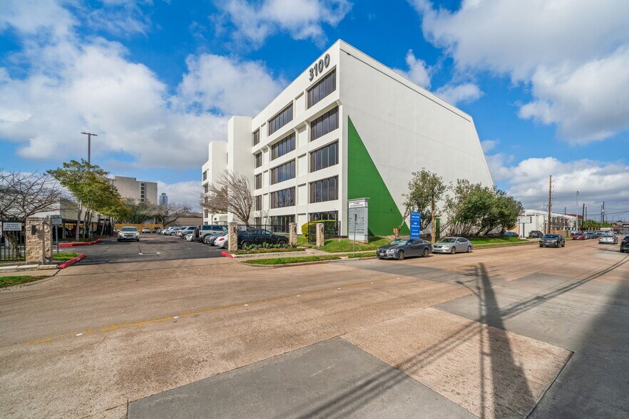 3100 Timmons Ln, Houston, TX for lease - Building Photo - Image 1 of 6