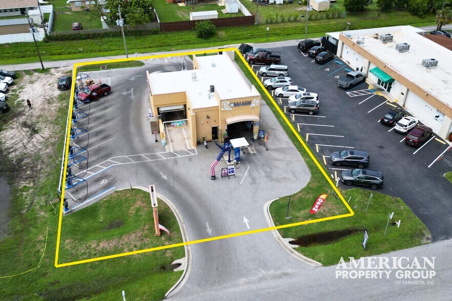 14164 Tamiami Trl, North Port, FL à vendre - Photo du bâtiment - Image 2 de 11