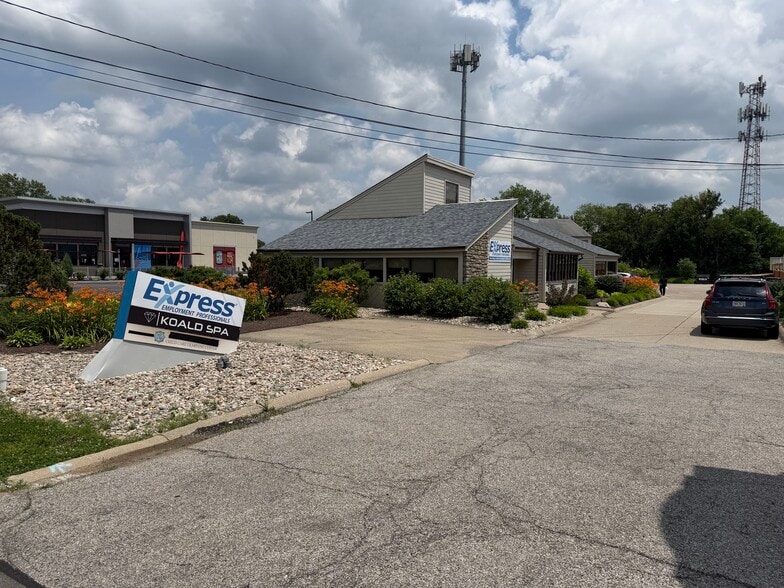 3551-3553 Springdale Rd, Cincinnati, OH for lease - Building Photo - Image 2 of 2