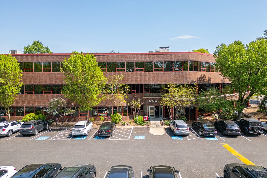 919 Conestoga Rd, Bryn Mawr, PA for lease - Building Photo - Image 2 of 8