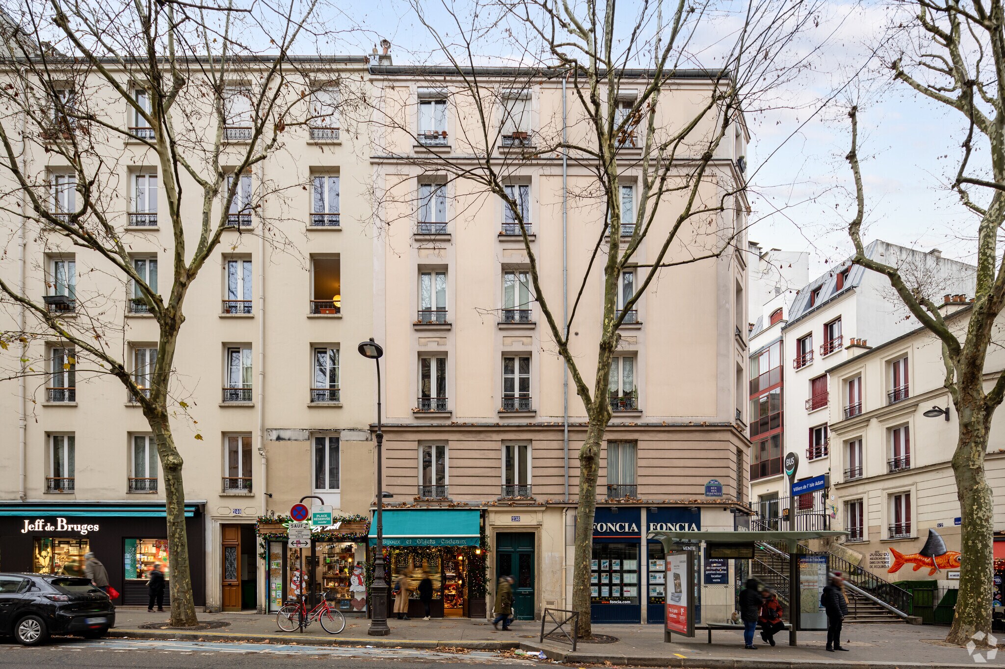 Retail in Paris for lease Primary Photo- Image 1 of 4