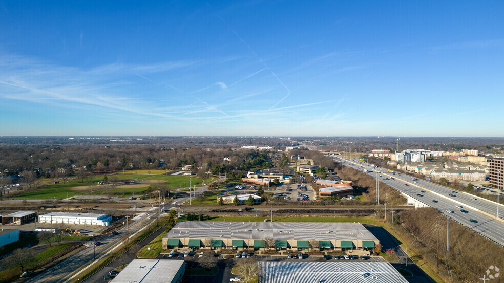 438 E Wilson Bridge Rd, Worthington, OH à louer - Photo du bâtiment - Image 3 de 11