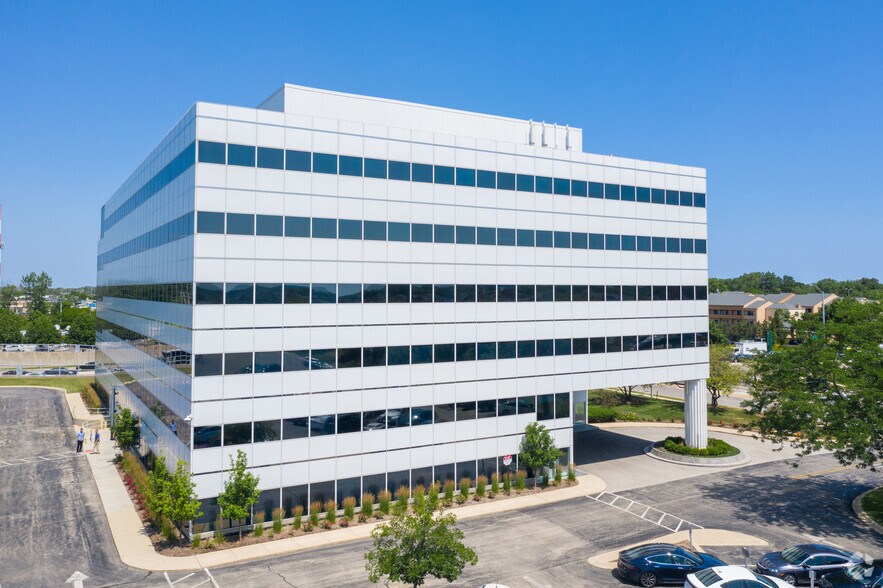 40 Skokie Blvd, Northbrook, IL for lease - Building Photo - Image 3 of 16