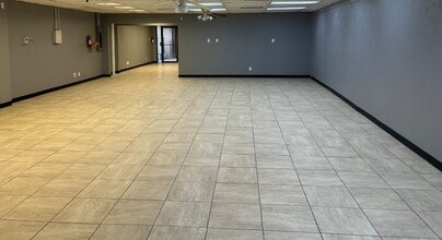 2734 W Kingsley Rd, Garland, TX for lease Interior Photo- Image 2 of 2