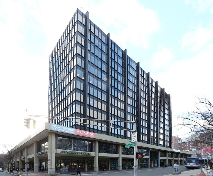 900 Chapel St, New Haven, CT à louer - Photo du bâtiment - Image 2 de 3