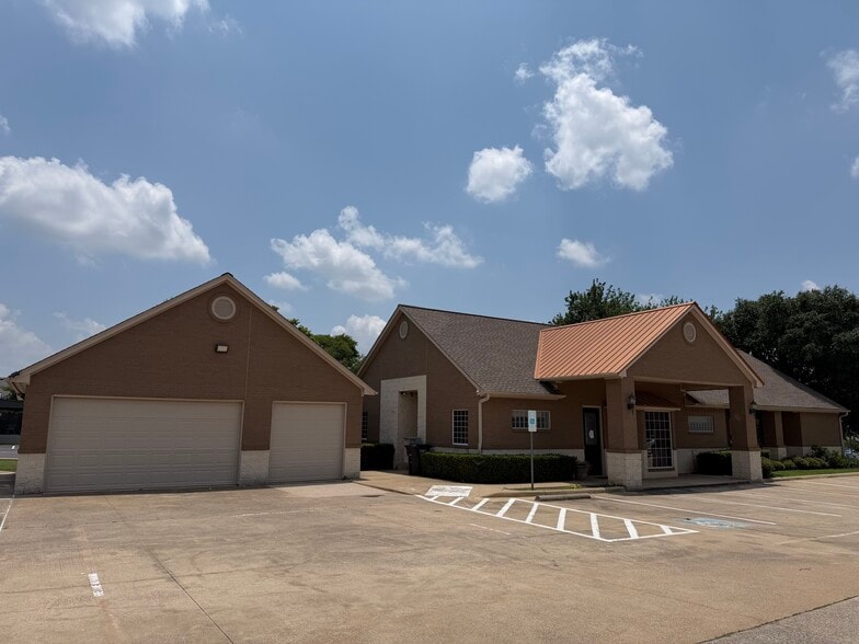 4726 Boat Club Rd, Fort Worth, TX for sale - Building Photo - Image 2 of 7