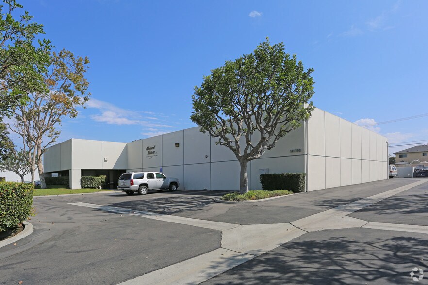 16752-16782 Burke Ln, Huntington Beach, CA for lease - Building Photo - Image 3 of 7
