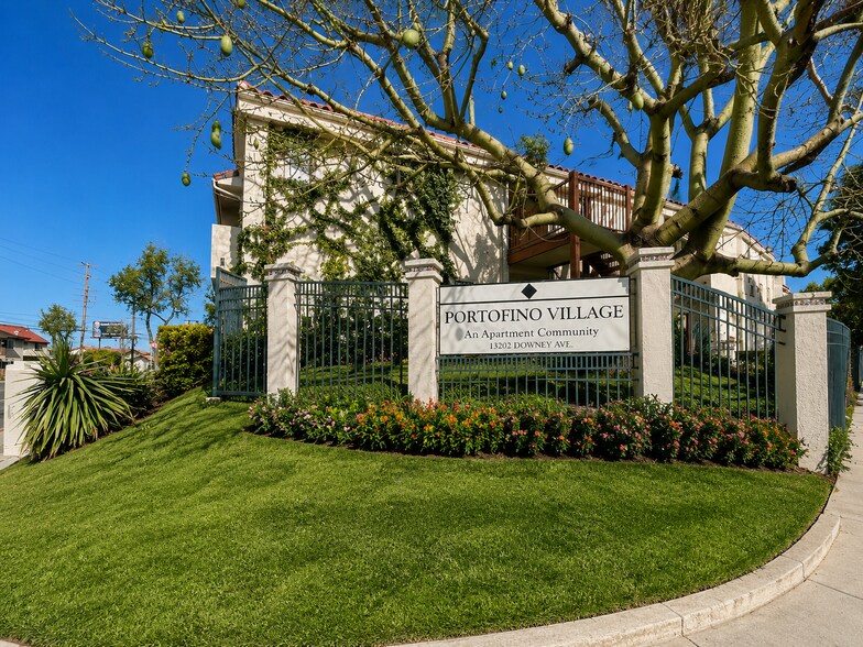 13202 Downey Ave, Paramount, CA à vendre - Photo du bâtiment - Image 2 de 21