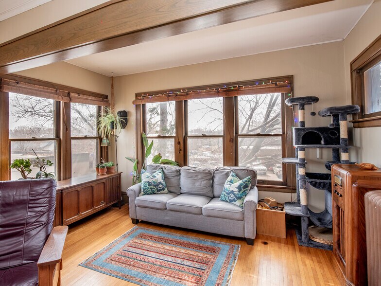1733 Selby Ave, Saint Paul, MN à vendre - Photo intérieure - Image 3 de 16