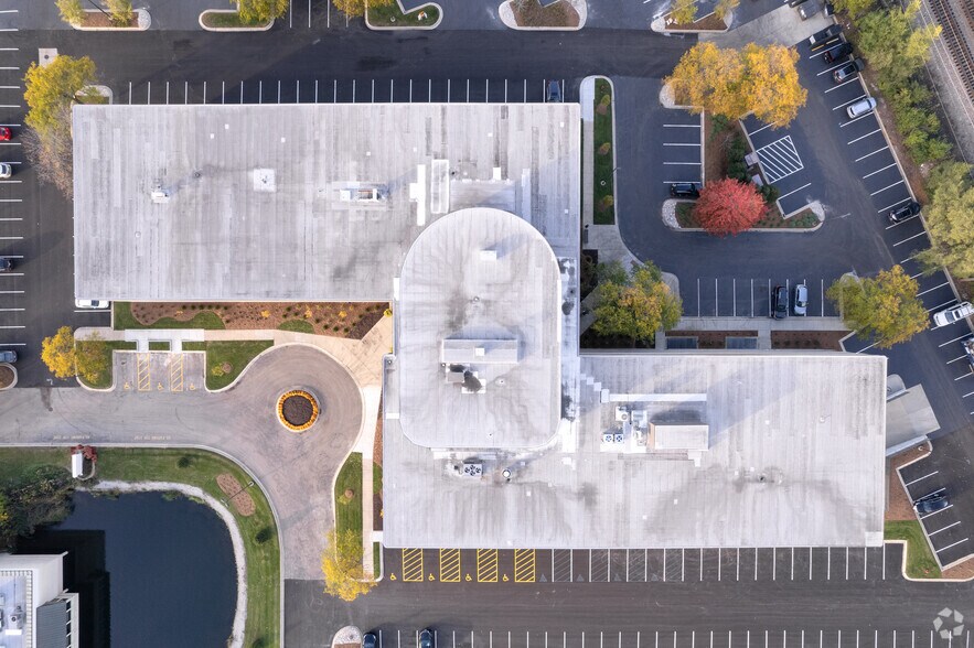 570 Lake Cook Rd, Deerfield, IL à louer - Aérien - Image 2 de 21