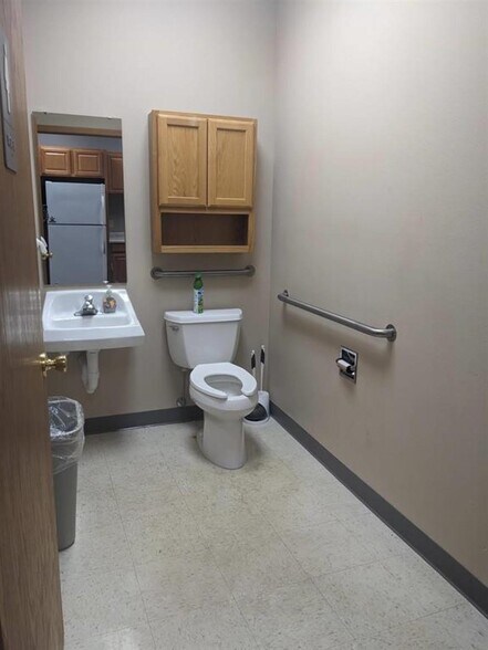 12 Main St S, Minot, ND à louer - Photo intérieure - Image 2 de 19