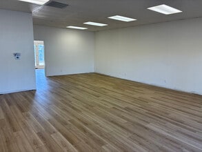 18540 N Highway 88, Lockeford, CA à louer Photo intérieure- Image 1 de 4