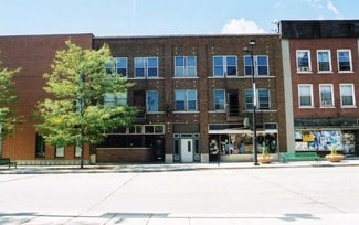 Plus de détails pour 231-233 N Broadway, Green Bay, WI - Commerce de détail à vendre