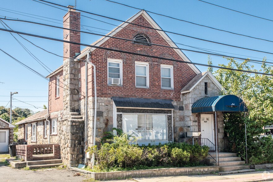 464 Fulton St, Farmingdale, NY à vendre - Photo du bâtiment - Image 2 de 2