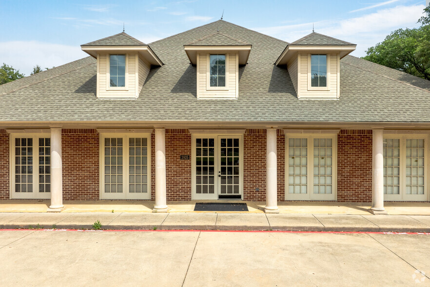 2925 Country Club Rd, Denton, TX for lease - Building Photo - Image 3 of 13