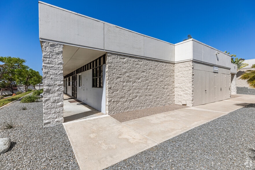317 N El Camino Real, Encinitas, CA à louer - Photo du bâtiment - Image 3 de 6