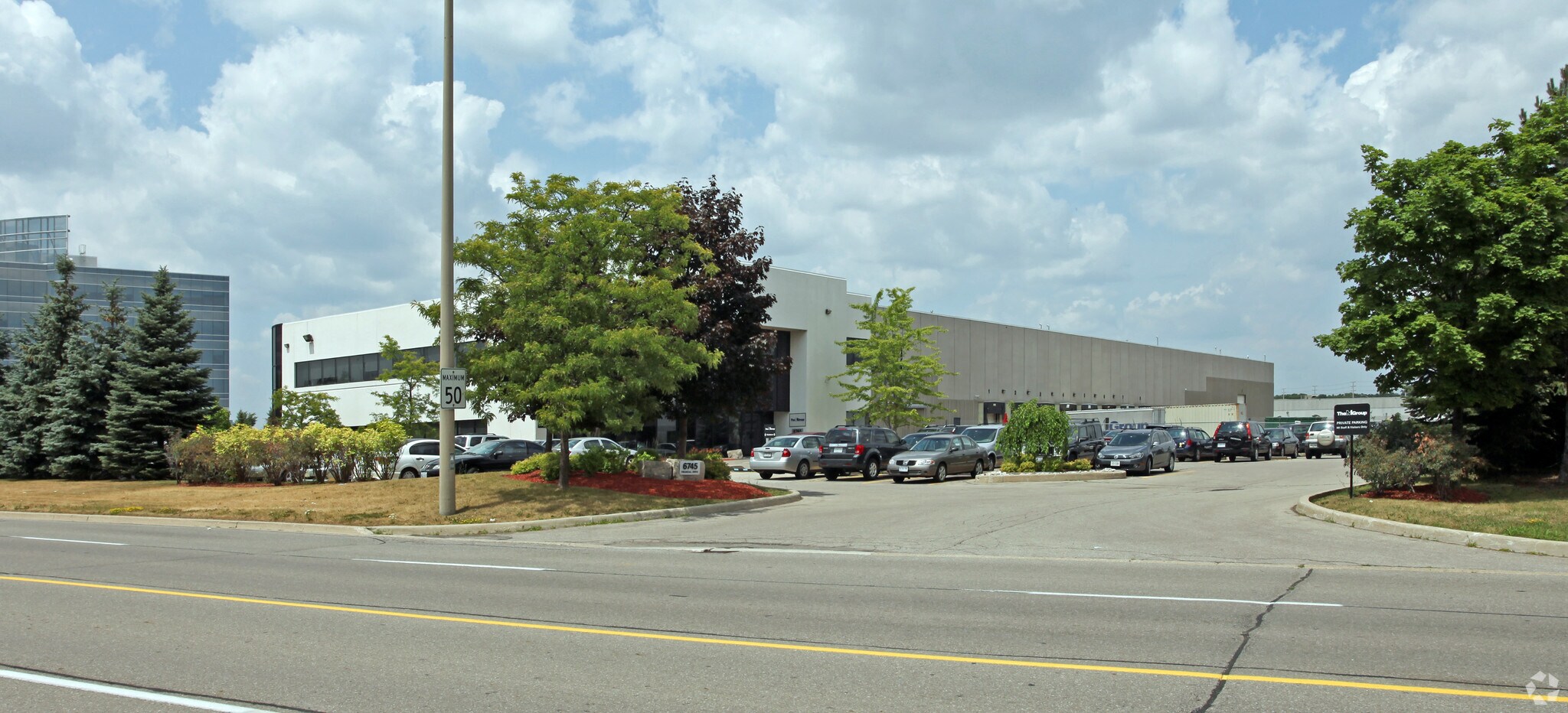 6745 Financial Dr, Mississauga, ON à louer Photo principale- Image 1 de 4