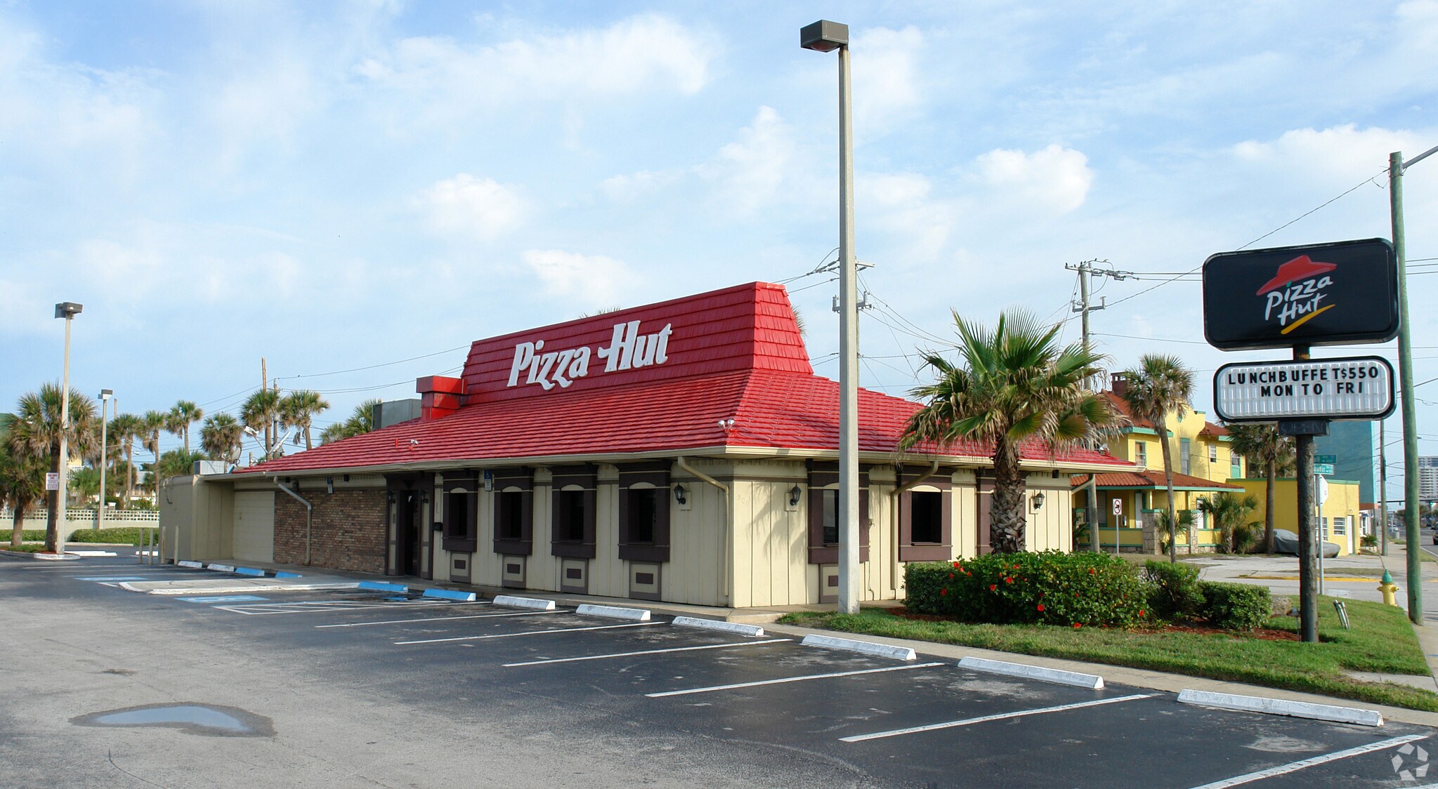 500 S Atlantic Ave, Daytona Beach, FL à louer Photo du bâtiment- Image 1 de 4