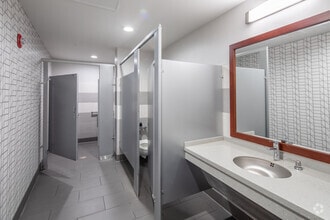 135 N Meramec Ave, Clayton, MO for lease Interior Photo- Image 1 of 9