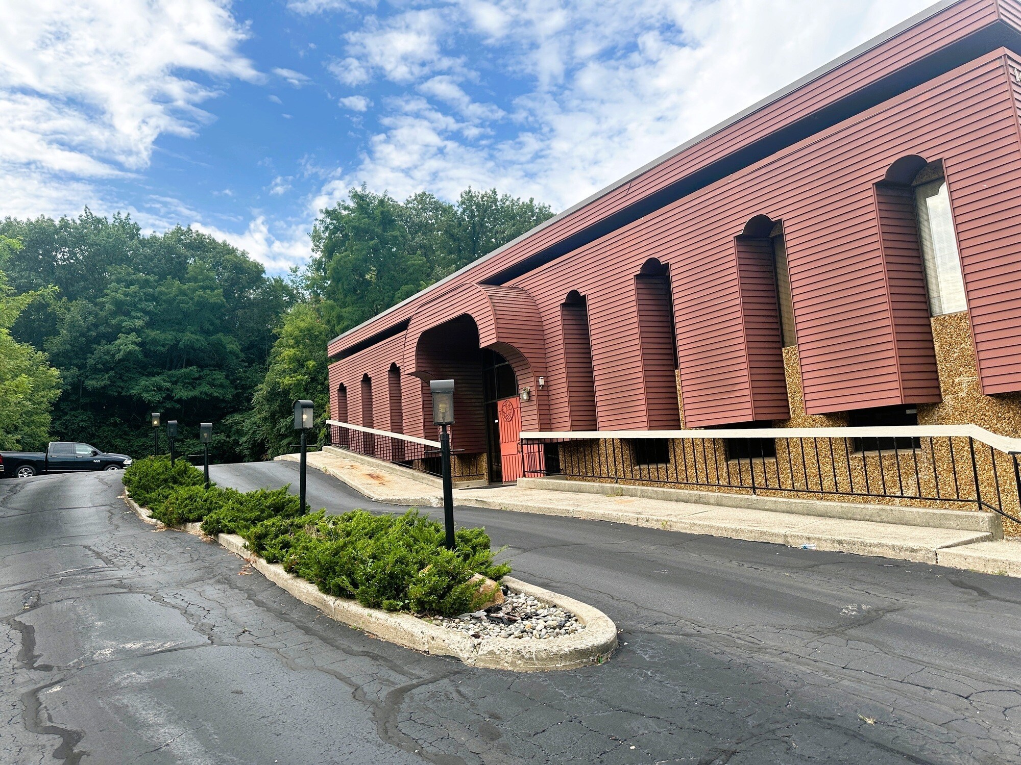 1400 Michigan St, Grand Rapids, MI for lease Building Photo- Image 1 of 16