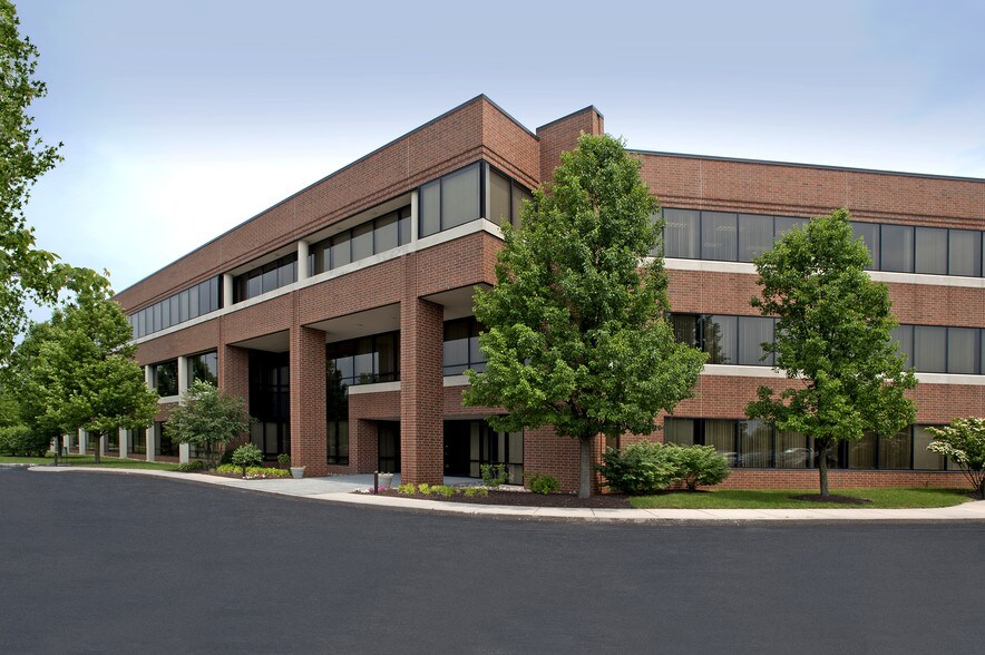 1605 Valley Center Pkwy, Bethlehem, PA à vendre - Photo du bâtiment - Image 2 de 7