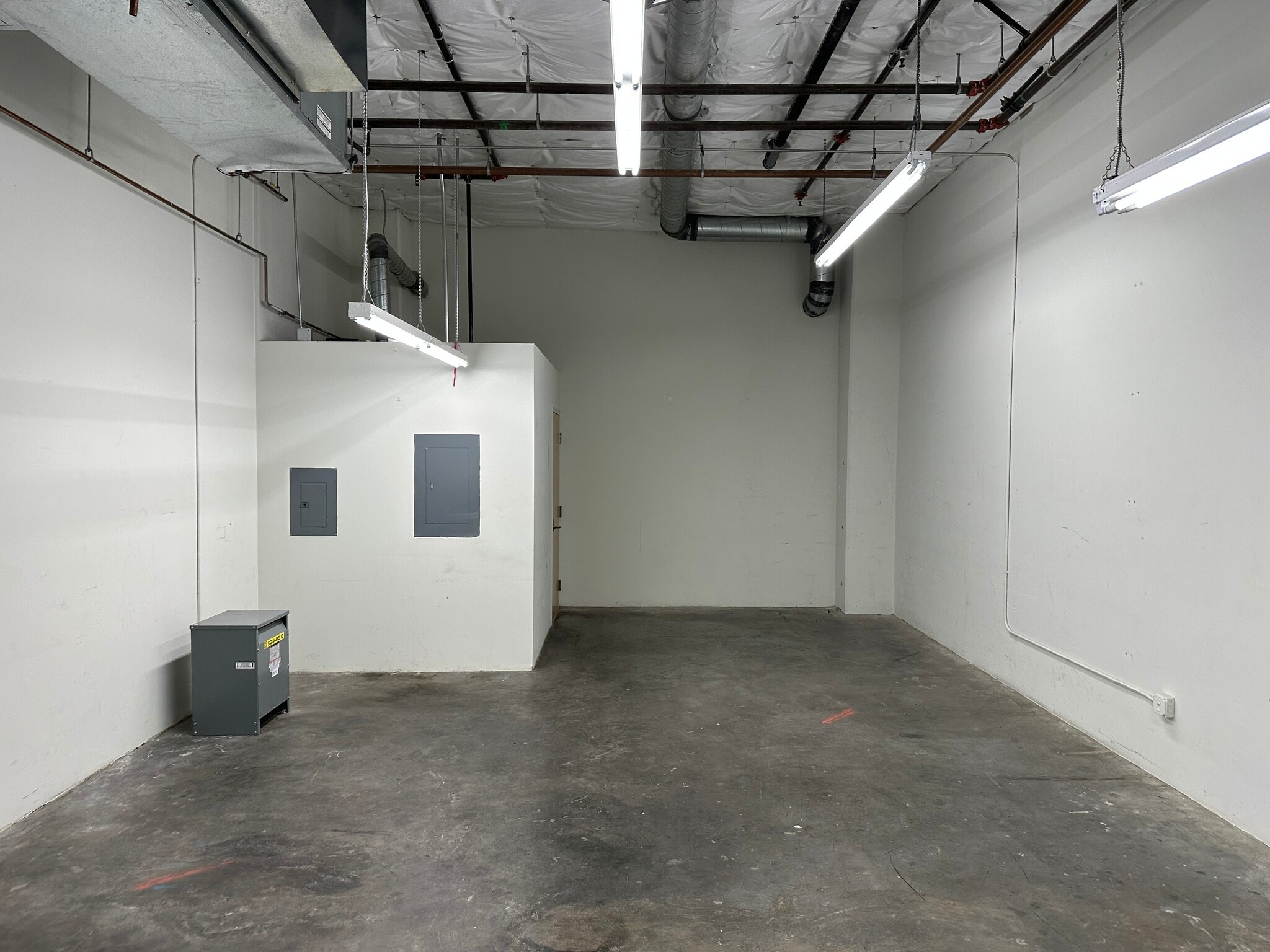 1458 S San Pedro St, Los Angeles, CA for lease Building Photo- Image 1 of 2