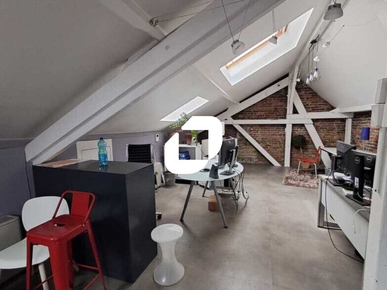 Bureau dans Montrouge à louer - Photo du bâtiment - Image 2 de 13