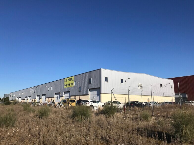 Calle Francisco de Medina Mendoza, 69, Cabanillas del Campo, Guadalajara for sale - Building Photo - Image 2 of 2