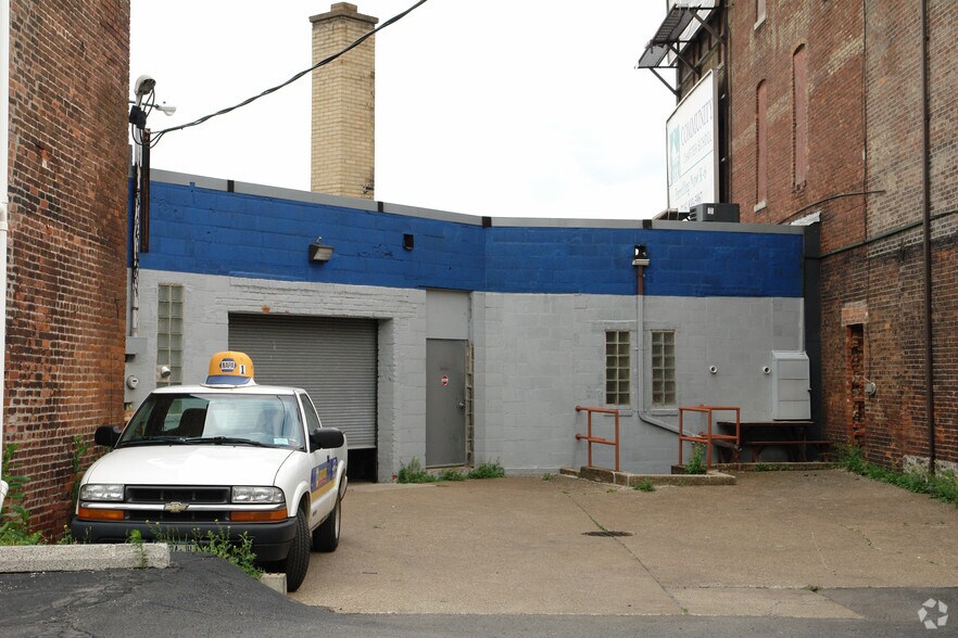 235 Genesee St, Buffalo, NY à vendre - Photo du bâtiment - Image 2 de 6