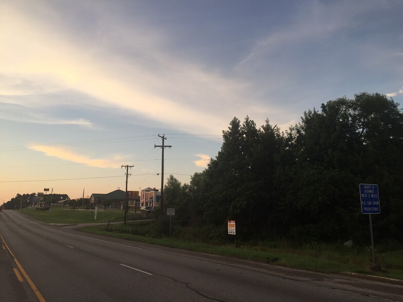 3224 S Main St, Lindale, TX à vendre - Photo du bâtiment - Image 1 de 1