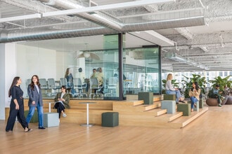 300 Kent Ave, Brooklyn, NY for lease Building Photo- Image 2 of 26