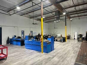 8728 Utica Ave, Rancho Cucamonga, CA à louer Photo intérieure- Image 2 de 5