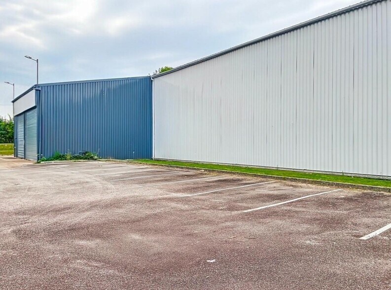 6 Rue Bostenney, La Saussaye à vendre - Photo du bâtiment - Image 3 de 3