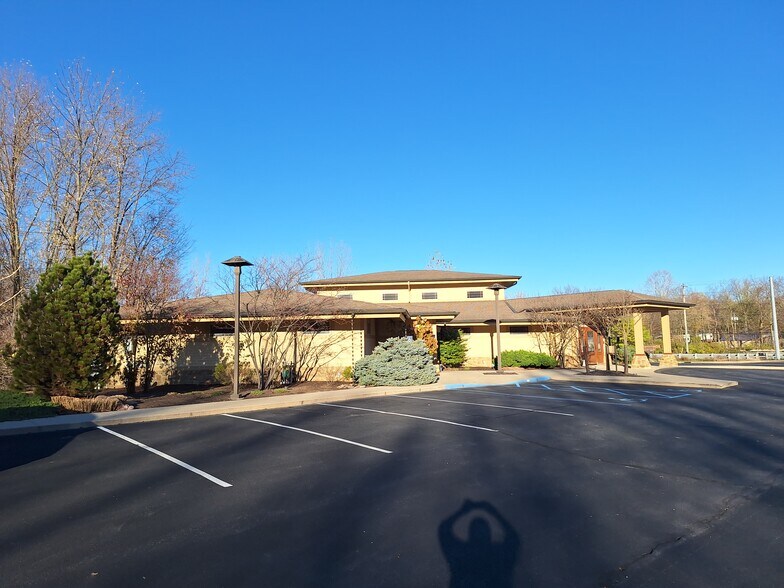 1601 Lafayette Rd, Crawfordsville, IN à vendre - Photo du bâtiment - Image 3 de 10