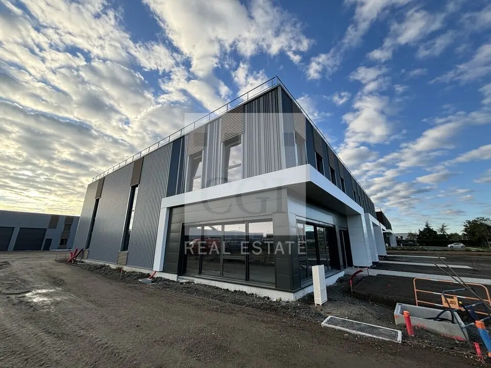 Flex in Villefranche-sur-Saône for sale Building Photo- Image 1 of 11