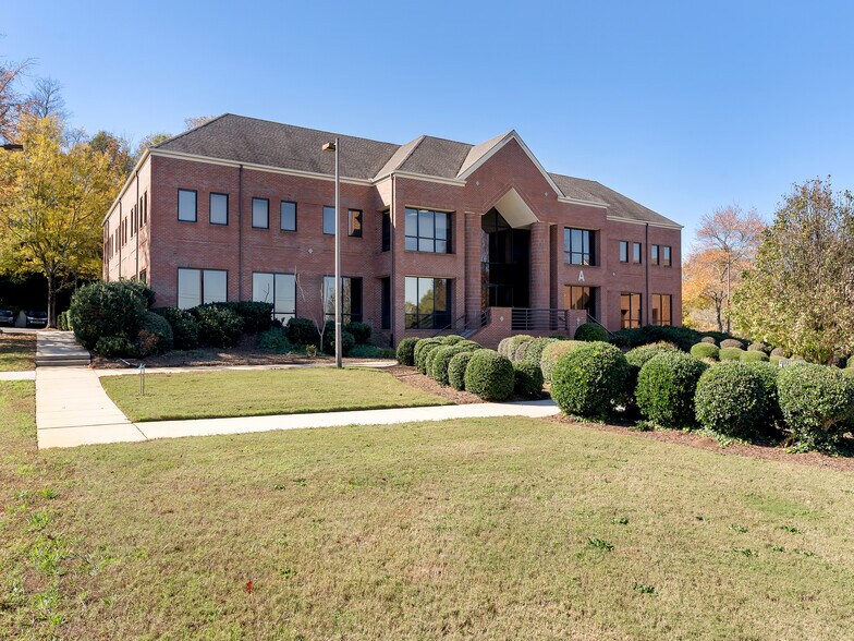 330 Pelham Rd, Greenville, SC à vendre - Photo du bâtiment - Image 2 de 20