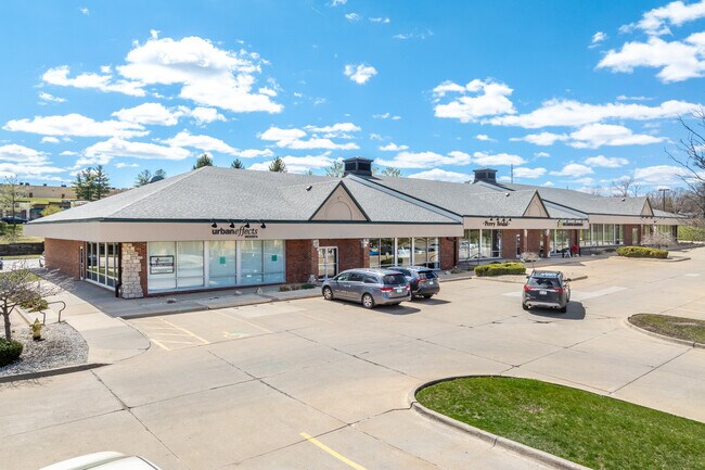 More details for 2701 86th St, Urbandale, IA - Retail for Lease